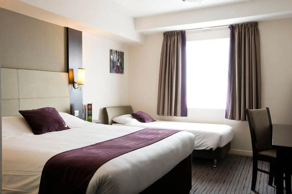 Отель Premier Inn London City - Aldgate