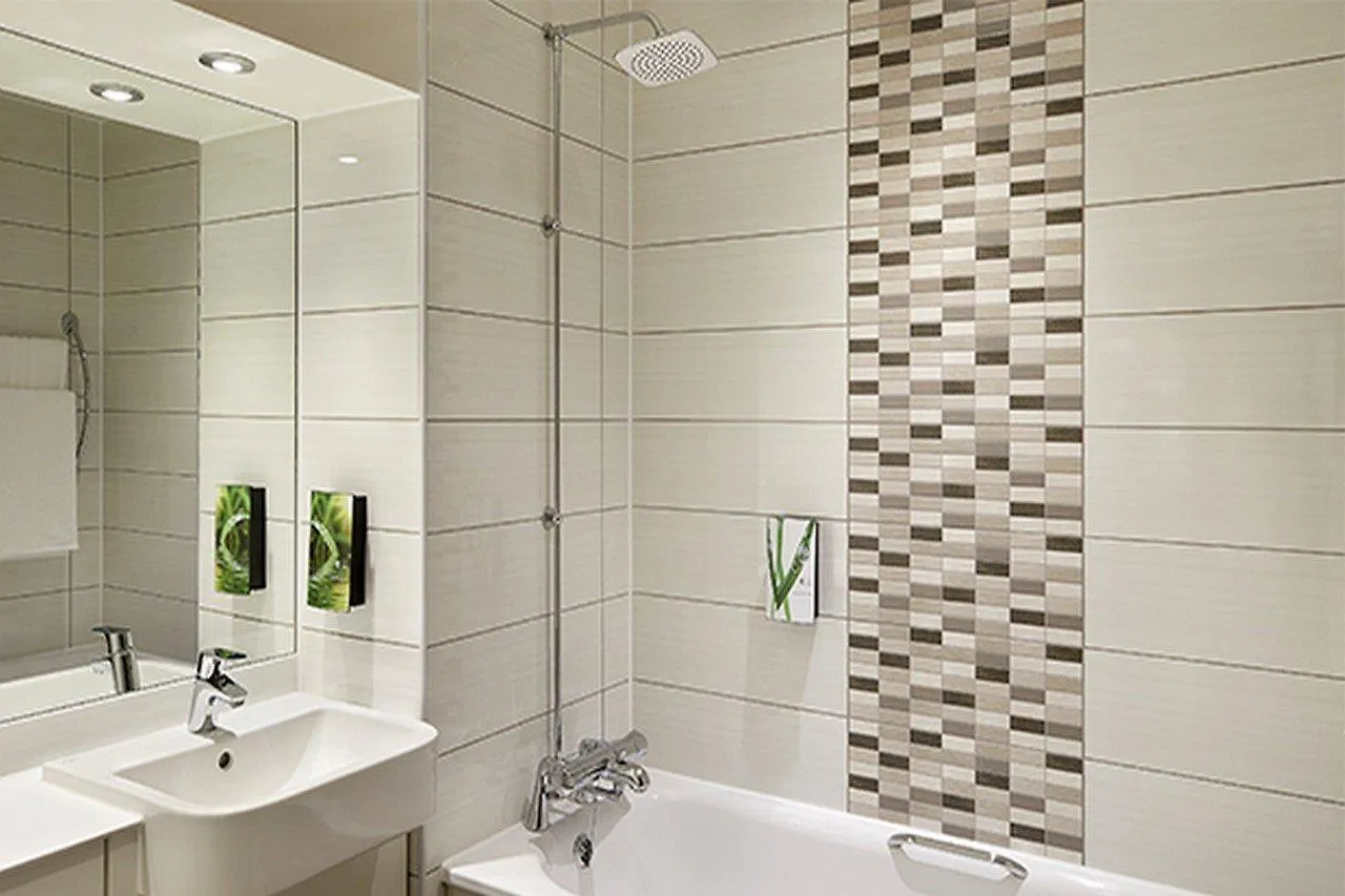 Отель Premier Inn London City - Aldgate